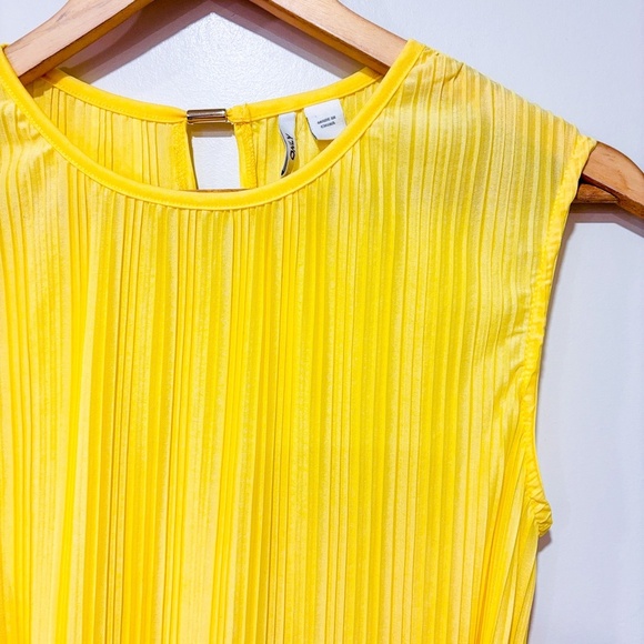 ONLY Yellow pleated midi dress - Picture 5 of 8